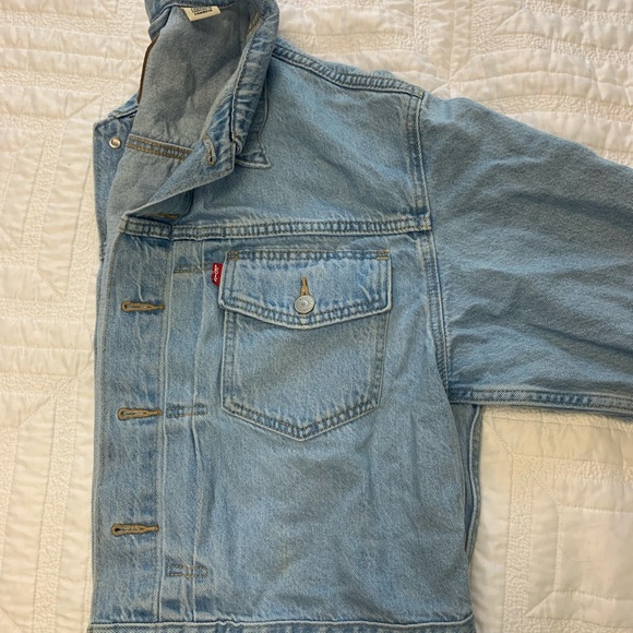 Levi’s jean jacket!!! - Picture 3 of 5